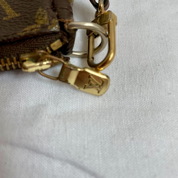 Louis Vuitton Vintage Pochette Monogram Brown Shoulder Bag - Picture 5 of 14